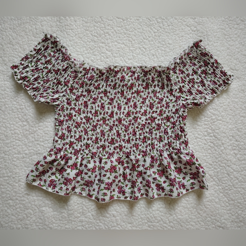 ☀️5/$25☀️ Live 4 Truth Women's Medium Cropped Floral Smocked Off Shoulder Top